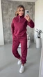 Костюм женский прогулочный бордового цвета 39291 46/48 - изображение 1