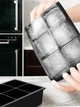 Силиконовая форма для замораживания льда большая кубики VMHouse многоразовые мягкие формочки 2 шт молд для шоколада желе конфет 6 кубиков по 5х5 см черный (0151-0121) - изображение 6