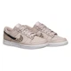 Кроссовки женские Nike Dunk Low Se 37.5 Бежевий DD7099-200 - изображение 10