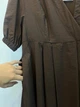 Женское платье миди с поясом и складками Токио Modna KAZKA MKSN2263/1-01 - 48/50, Шоколад - изображение 4