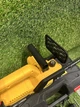 Пила аккумуляторная DeWalt DCM122N 48 В 6 А·ч цепная бесщеточная шина 30 см электропила 12 дюймов автоматическая смазка цепи 3 8 скорость 24 м с 10000 об мин для обрезки деревьев распиливания древесины с 2 АКБ кейсом - изображение 5