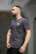 Чоловіча футболка з прапором на грудях Intruder темно-сіра трикотажна бавовняна патріотична повсякденна стильна класична для чоловіків/3XL - зображення 1