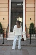 Свитер женский базовый молочного цвета 39416 One Size - изображение 7