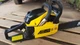 Бензопила DEWALT DC 52 бензиновая 4,5 кВт цепная пила 6,2 л с шина 45 см мотопила 52 см3 двухтактная 11000 об мин цепь 0,325 скорость 15 м с для дров древесины сада обрезки деревьев - изображение 2