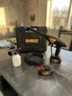 Мойка высокого давления DeWalt DCPW1012B 48 В аккумуляторная 26 бар ручная 6 А·ч минимойка 230 л ч портативный очиститель со шлангом 5 м пеногенератором для автомобиля брусчатки двора мебели дома 2 батареи - изображение 5