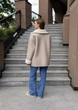Женская зимняя дубленка двусторонняя UF-Fashion Д-370 42 светло-бежевый - изображение 9
