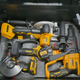 Набор инструментов 6в1 DeWalt 48 В 6 А·ч аккумуляторный шуруповерт бесщеточный сучкорез пила 15 см УШМ болгарка 125 мм перфоратор SDS Plus гайковерт ударный циркулярная пила для строительства ремонта монтажа мастерской сада с четырьмя АКБ кейсом - изображение 7