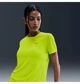 Футболка жіноча Nike W Nk Tempo Df Ss Top Yellow S Жовтий HQ0648-389 - зображення 2
