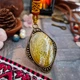 Розкішний кулон у стилі вінтаж жовтий агат краклє - зображення 1