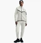 Спортивный костюм женской Nike Sportswear Tech Fleece Windrunner Beige L Бежевый HV6747-110__HV6779-110 - изображение 1
