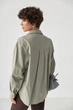 Широка класична сорочка на ґудзиках LR6687r хаки ONE SIZE - изображение 2