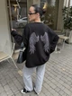 Женский лонгслив черный со стразами на спине в форме крыльев SWEET ANGEL Oversize (404110) - изображение 2