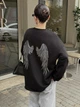 Женский лонгслив черный со стразами на спине в форме крыльев SWEET ANGEL Oversize (404110) - изображение 5