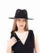 Шляпа федора летняя с тонкой рафии с золотистой цепью и жемчужинами D.Hats черная - изображение 3