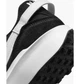 Кроссовки женские Nike Waffle Debut 36.5 Черно-белый DH9523-002 - изображение 3