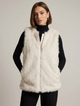Женский меховой жилет One Size молочный с мягким коротким ворсом (263918) One size One Size - изображение 1