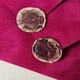 Бархатний конверт для грошей з мармуровою печаткою та листівкою для побажань. Серія Бароко, колір Фуксія - зображення 2