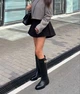 Высокие женские сапоги Chanel с пряжкой CC черные кожаные размер 40 - изображение 4