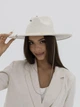 Шляпа федора с полями 9 см D.Hats с цепью цвет молочный - изображение 6