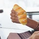 Дитяча іграшка-антистрес сквіш тягучка Круасан невеликий імітація круасана м’яка іграшка Жовта - зображення 8