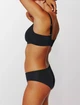 Гладкий безшовний бюстгальтер-мінімайзер Thirdlove 24/7 Classic Smooth Wireless Minimizer Bra - 75F - Чорний - изображение 8