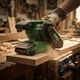 Ленточная шлифовальная машина APRO 1100 Вт электрическая шлифмашина с лентой 76×533 мм регулировка скорости 120–400 м мин для шлифовки дерева металла пластика удаления краски и коррозии - изображение 5