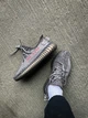 Кросівки чоловічі і жіночі Adi Yeezy 350 V2 Beluga 2.0 / Аді ізі буст 350 в2 сірі / адідаси ізіки літні кроси 42 - зображення 4