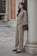 Бомбер жіночий костюмний прямого крою з коміром-стійкою Seventeen PreFall 26 бежевий S-M 2450.6830 - изображение 3