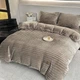 Теплый флисовый комплект постельного белья евро Шарпей Malloory Home Коричневый - изображение 1