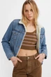 Жіноча джинсова куртка Levi's, блакитна, з хутром, розмір XL - зображення 3