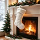 Новорічна шкарпетка для подарунків, різдвяний чобіток Christmas Stocking Decoration, 45см біла з срібними сніжинками - изображение 6
