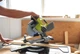 Ukośnica Ryobi z posuwem EMS216L (4892210119384) - obraz 5
