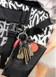 Большая женская поясная сумка бананка тканевая Sambag DynamicDart принт Graphity 60522 - изображение 9