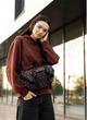 Большая женская поясная сумка бананка тканевая городская Sambag DynamicDart черная с принтом 60516 - изображение 10