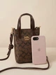 Женская мини сумка Coach для телефона, кроссбоди через плечо - изображение 6