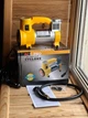 Автомобільний компресор AC PRO Cyclone 12 В 150 PSI 35 л/хв з манометром, ліхтарем та шлангом для накачування шин - зображення 3