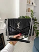 Жіноча сумка Saint Laurent Loulou Puffer 28*18*9 см чорна дута зі срібною фурнітурою. - изображение 9