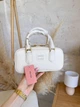 Жіноча сумка Miu Miu Arcadie Leather Bag 22*11*8 см молочного/кремового кольору з гладкої натуральної шкіри зі золотистою фурнітурою та тисненим логотипом. - изображение 9