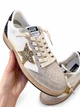 Женские кеды Golden Goose бело-серые из натуральной кожи и замши с золотой блестящей звездой размер 36 - изображение 2