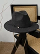 Шерстяная шляпа Федора с декором и цепочкой PEARL WOOL HAT черная - изображение 1