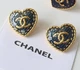 Сережки Chanel золотисті Шанель чорне серце (203) - зображення 1