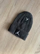 Зимняя мужская шапка Nike Air Jordan для зимы, теплая вязаная шапка найк Джордан с логотипом, универсальный размер One Size темно серый цвет DRE010 - изображение 3