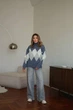 Жіночий теплий в’язаний светр вільного крою з високим коміром та геометричним візерунком ELFBERG MOD-5045 44-52 Джинсовий (2000001159798) - изображение 5
