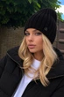 Демисезонная женская шапка лопатка CALVIN KLEIN с шерстью и кашемиром без подворота черная - изображение 1