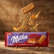 Шоколад молочный Milka Biscoff MMMAX с кремовой начинкой карамелизированным печеньем хрустящей вафлей десертная большая плитка 300 г - изображение 5