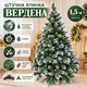 Штучна засніжена ялинка Вердена висотою 1.5 м розкішна новорічна ялинка з ПВХ, різдвяна пишна довговічна ялинка з білими кінчиками, шишками, срібною калиною та складною пластиковою підставкою для дому Зелений - зображення 1