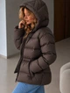 Куртка женская Lady Yep 30390 пуффер с капюшоном и затяжкой на талии 46 коричневая - изображение 3