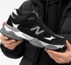 Чоловічі зимові кросівки на хутрі NB 9060 чорний з білим 41 - зображення 6