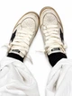 Женские кеды Golden Goose белые из натуральной кожи с черной звездой, перфорацией и ручным пошивом размер 37 - изображение 2