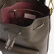 Torebka crossbody damska skórzana Coccinelle E1TFK230201-W25 Ciemnooliwkowa (800070363453) - obraz 3